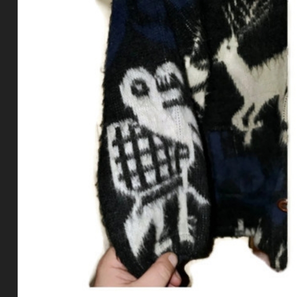 Boys Tribal Wool Coat Blue & Black Made In Ecuador Beautifully Made Size M/L - Picture 3 of 6